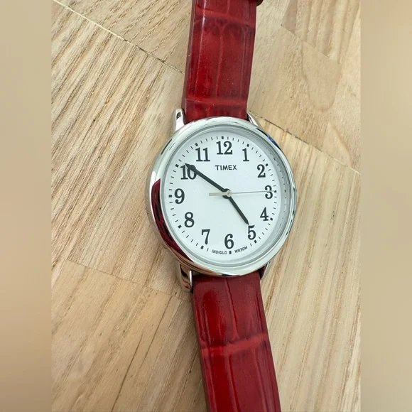 Timex ladies silver tone red leather classic watch NEW BATTERY - Picture 2 of 11